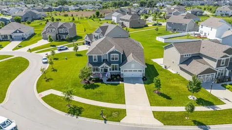 9327 Cobble Court Avon IN 46123
