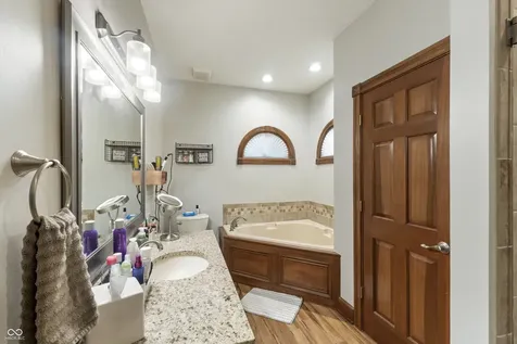 1187 Forest Commons Drive Avon IN 46123