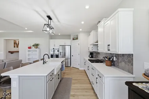 15112 Covebrook Lane Fishers IN 46040