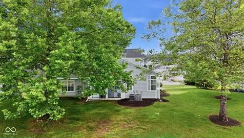 9577 Sweet Clover Way Fishers IN 46038