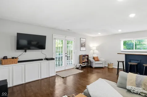 5025 Indianola Avenue Indianapolis IN 46205
