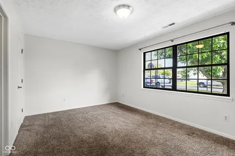 19 Lake Drive S Brownsburg IN 46112