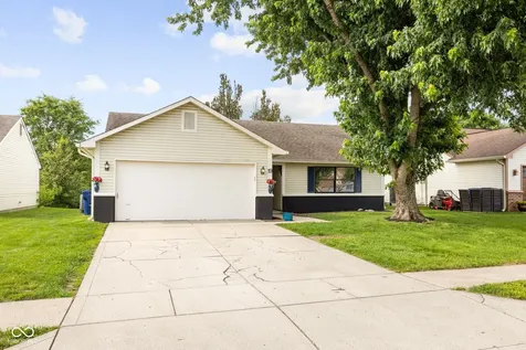 19 Lake Drive S Brownsburg IN 46112