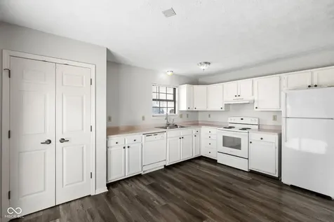 19 Lake Drive S Brownsburg IN 46112