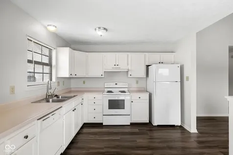19 Lake Drive S Brownsburg IN 46112