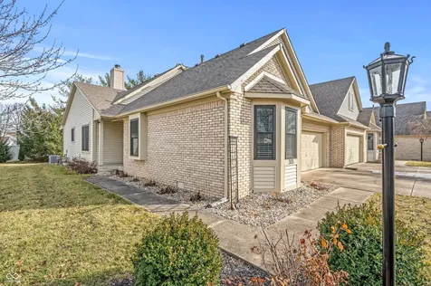 353 Carriage Lane Franklin IN 46131