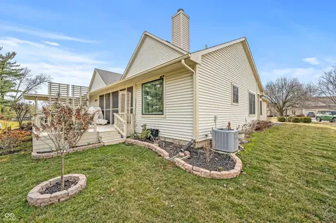 353 Carriage Lane Franklin IN 46131