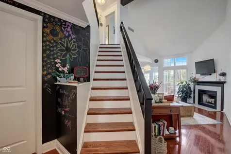 7648 Harbour Isle Indianapolis IN 46240