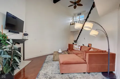 7648 Harbour Isle Indianapolis IN 46240