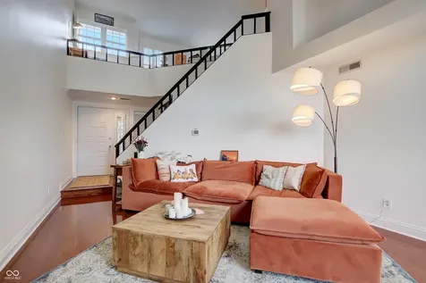 7648 Harbour Isle Indianapolis IN 46240