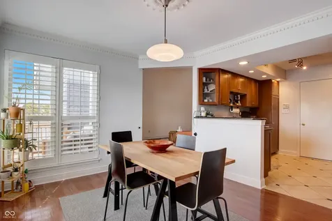 7648 Harbour Isle Indianapolis IN 46240