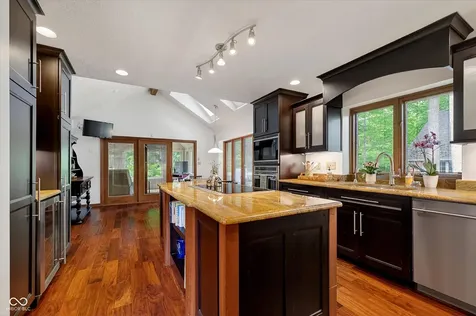 10712 Sand Key Circle Indianapolis IN 46256