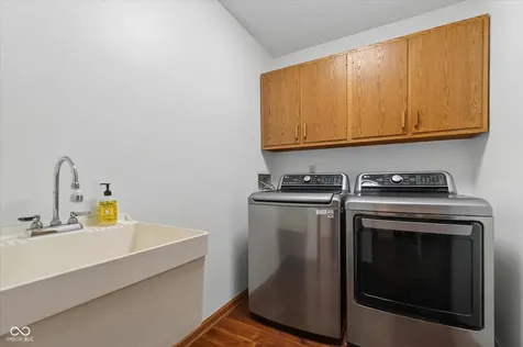 10712 Sand Key Circle Indianapolis IN 46256