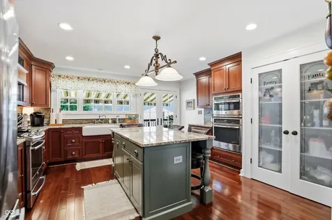 810 W Pine Street Zionsville IN 46077