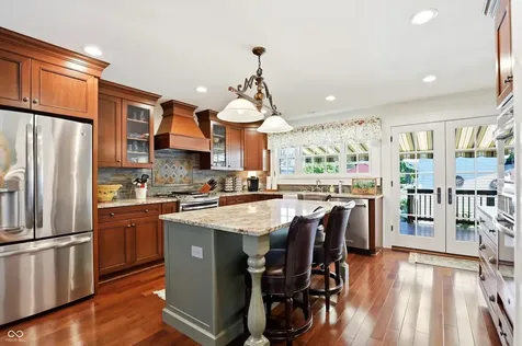 810 W Pine Street Zionsville IN 46077