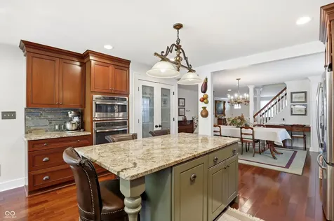 810 W Pine Street Zionsville IN 46077
