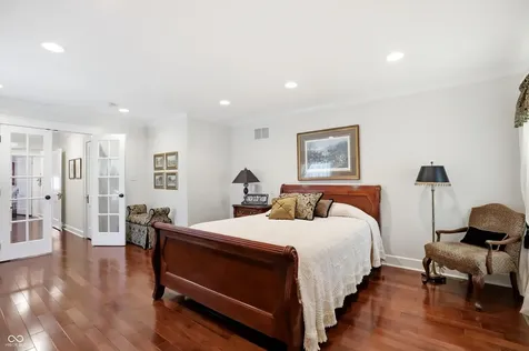 810 W Pine Street Zionsville IN 46077