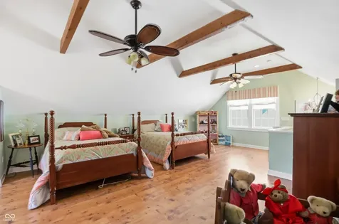 810 W Pine Street Zionsville IN 46077