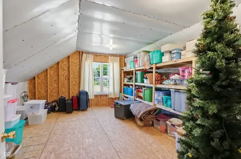 810 W Pine Street Zionsville IN 46077