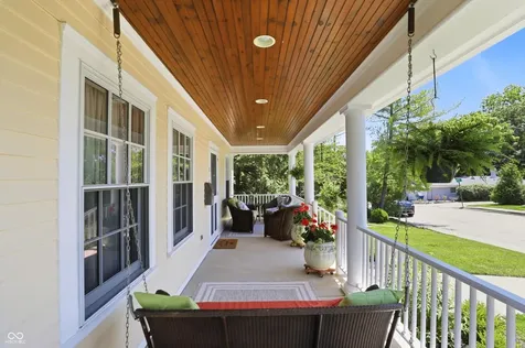 810 W Pine Street Zionsville IN 46077