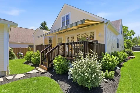 810 W Pine Street Zionsville IN 46077