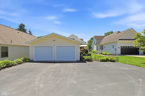 810 W Pine Street Zionsville IN 46077