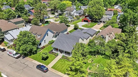 810 W Pine Street Zionsville IN 46077