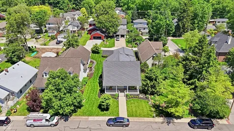 810 W Pine Street Zionsville IN 46077