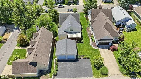 810 W Pine Street Zionsville IN 46077