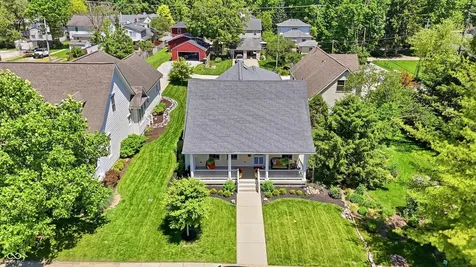 810 W Pine Street Zionsville IN 46077