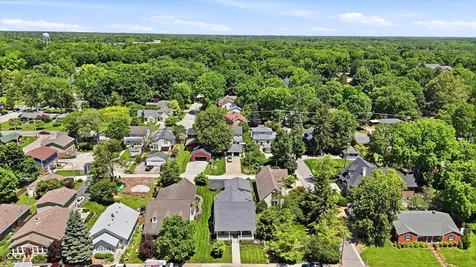 810 W Pine Street Zionsville IN 46077