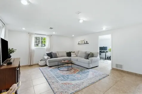 7639 Indian Lake Road Indianapolis IN 46236