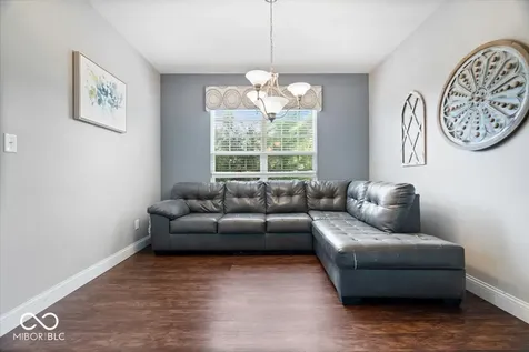 8702 N Autumnview Drive Mccordsville IN 46055