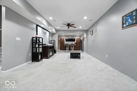8702 N Autumnview Drive Mccordsville IN 46055