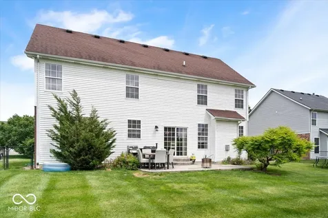 8702 N Autumnview Drive Mccordsville IN 46055