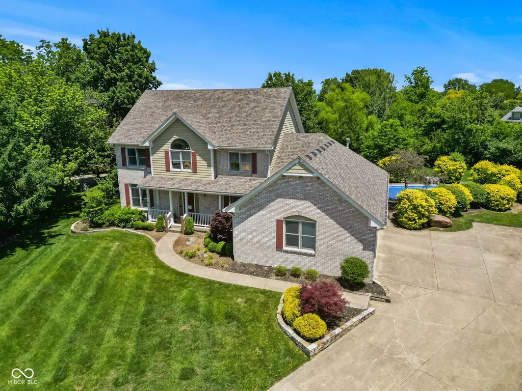 3572 The Courts Greenwood IN 46143