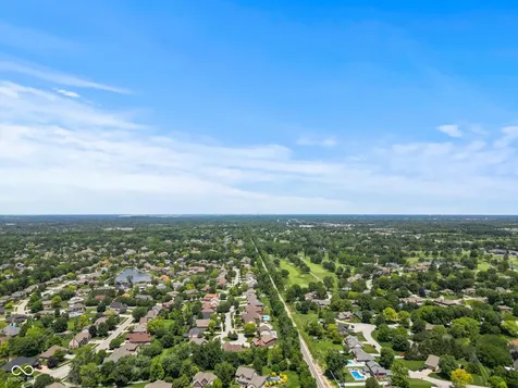 3572 The Courts Greenwood IN 46143