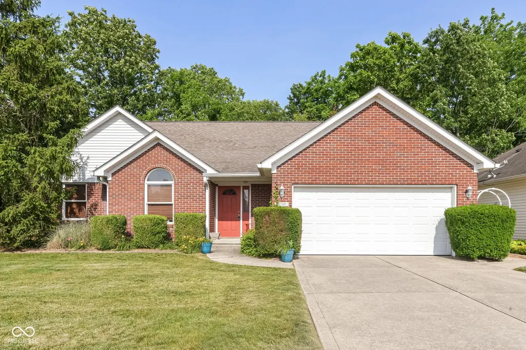 4257 W Summerhaven Drive New Palestine IN 46163