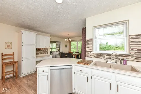 4257 W Summerhaven Drive New Palestine IN 46163