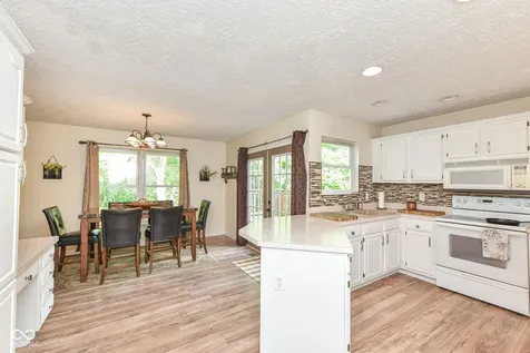 4257 W Summerhaven Drive New Palestine IN 46163