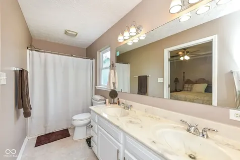 4257 W Summerhaven Drive New Palestine IN 46163