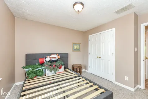 4257 W Summerhaven Drive New Palestine IN 46163