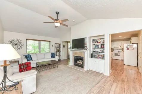 4257 W Summerhaven Drive New Palestine IN 46163