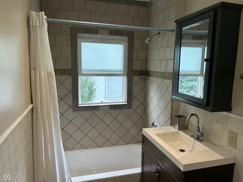 322 N Oakland Avenue Indianapolis IN 46201