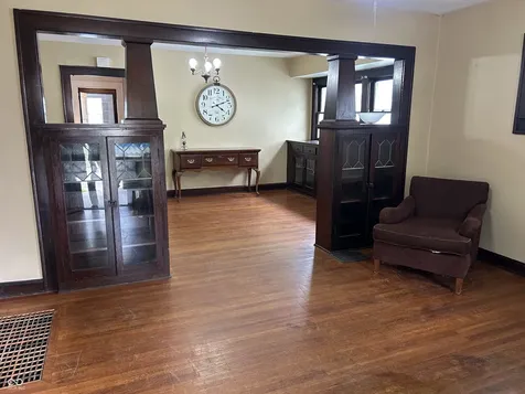 322 N Oakland Avenue Indianapolis IN 46201