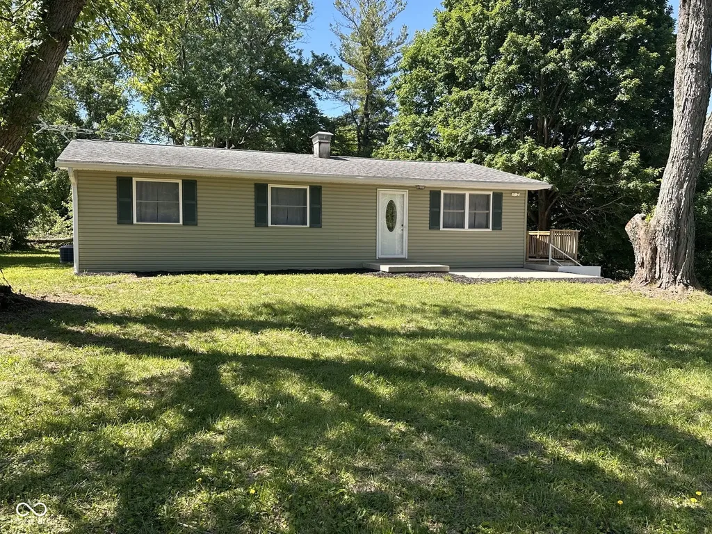 1742 E Range Line Road Greencastle IN 46135