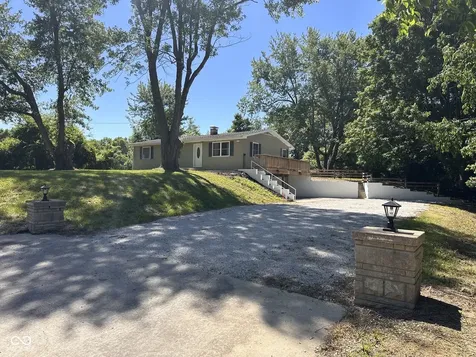 1742 E Range Line Road Greencastle IN 46135
