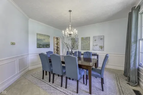 6867 W Thornebush Drive Mccordsville IN 46055