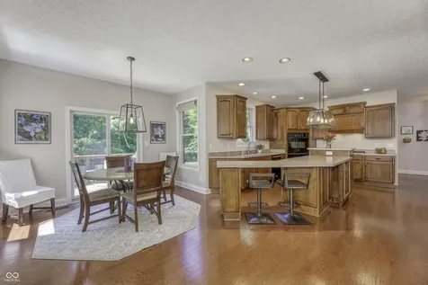 6867 W Thornebush Drive Mccordsville IN 46055