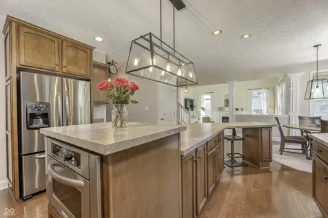 6867 W Thornebush Drive Mccordsville IN 46055